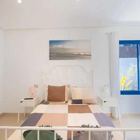 Βίλα Botanica - Spacious, Heated Pool And Bbq, Sunny Terrace, Garden & Mountain Views *