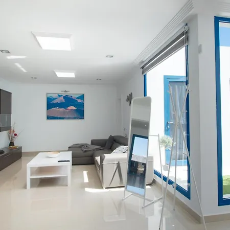 Botanica - Spacious, Heated Pool And Bbq, Sunny Terrace, Garden & Mountain Views Βίλα
