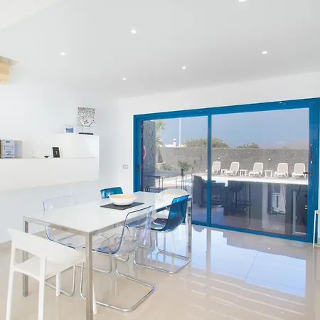 Βίλα Botanica - Spacious, Heated Pool And Bbq, Sunny Terrace, Garden & Mountain Views *