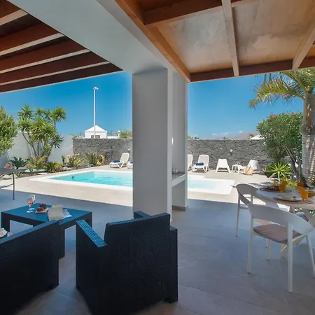 Βίλα Botanica - Spacious, Heated Pool And Bbq, Sunny Terrace, Garden & Mountain Views *