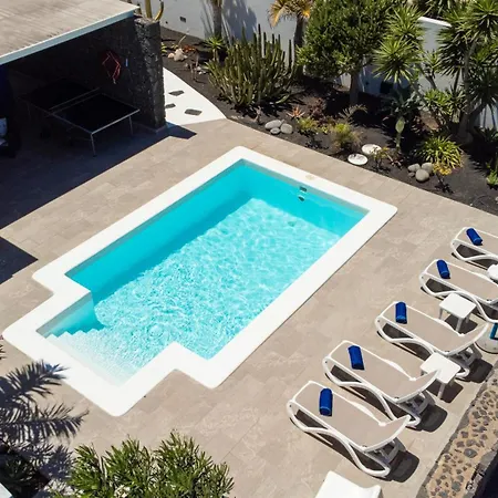 Villa Botanica - Spacious, Heated Pool And Bbq, Sunny Terrace, Garden & Mountain Views *